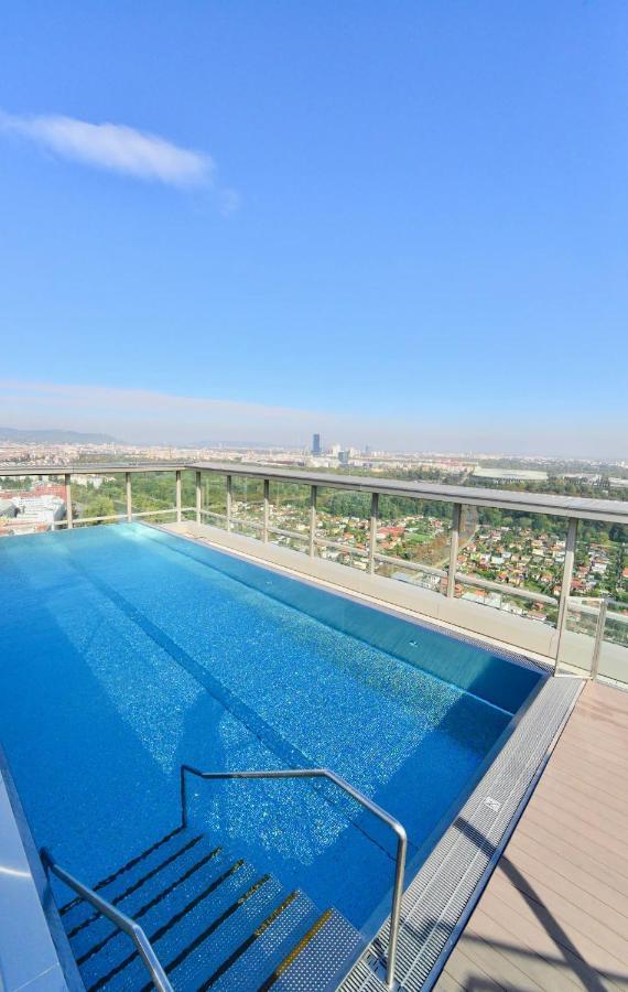 Skyscraper-Feeling With Parking Nearby Apartment Виена Екстериор снимка